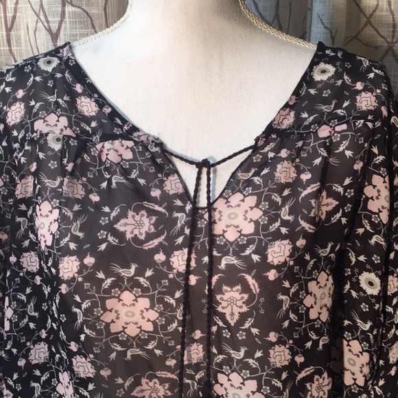 Love Fire sheer floral crop top blouse - Picture 2 of 6